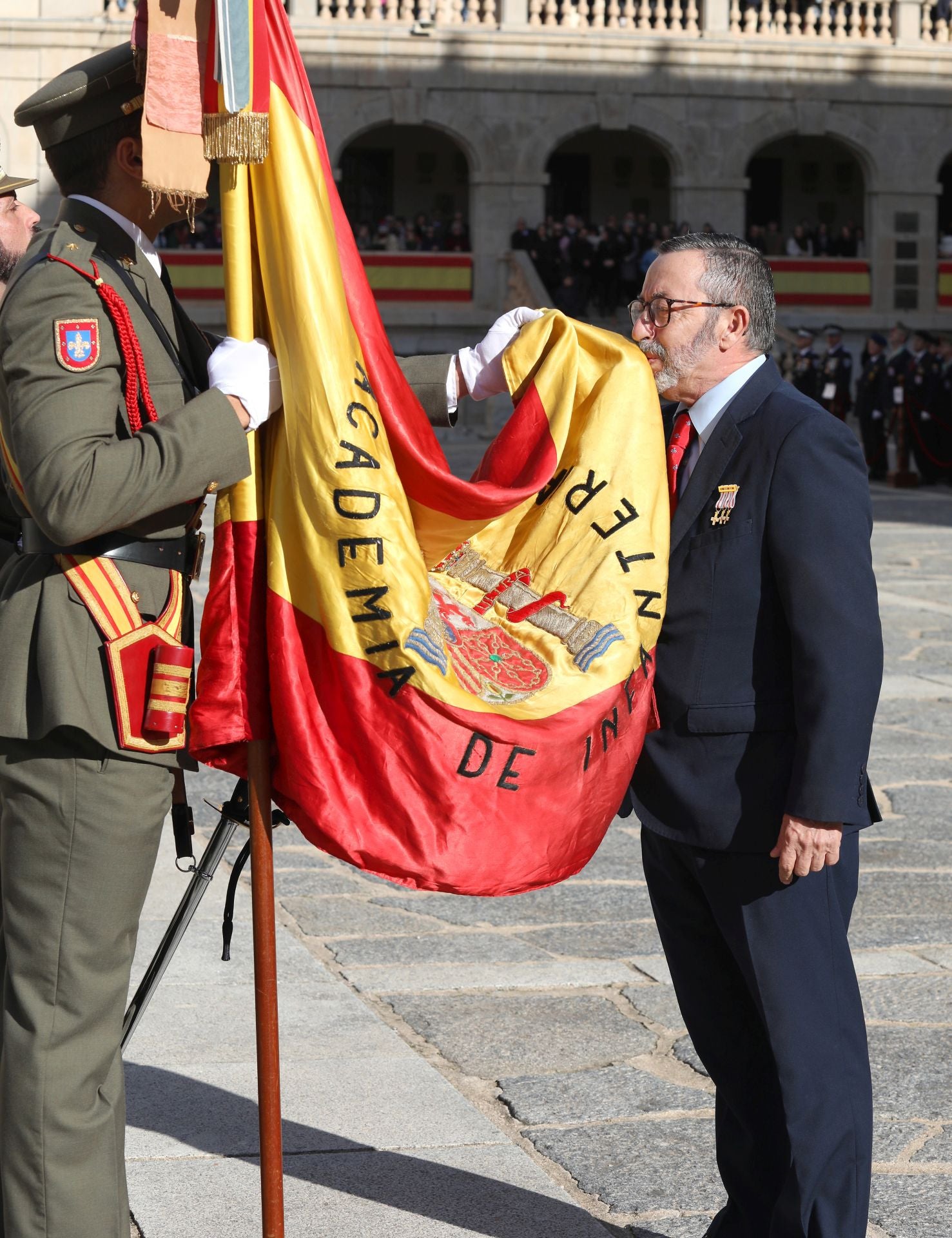 Las imágenes del acto y desfile de la Inmaculada en la Academia de Infantería de Toledo