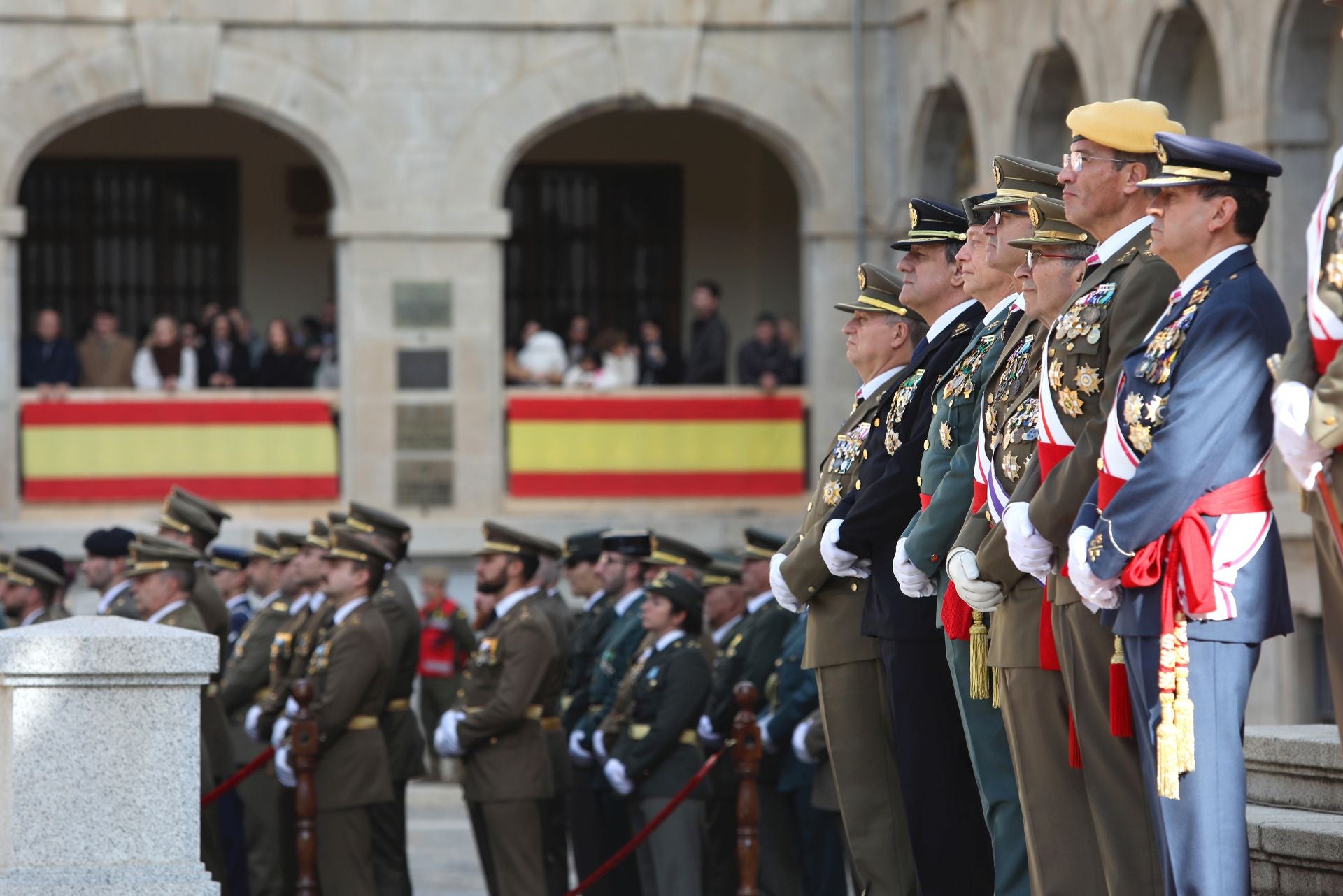 Las imágenes del acto y desfile de la Inmaculada en la Academia de Infantería de Toledo