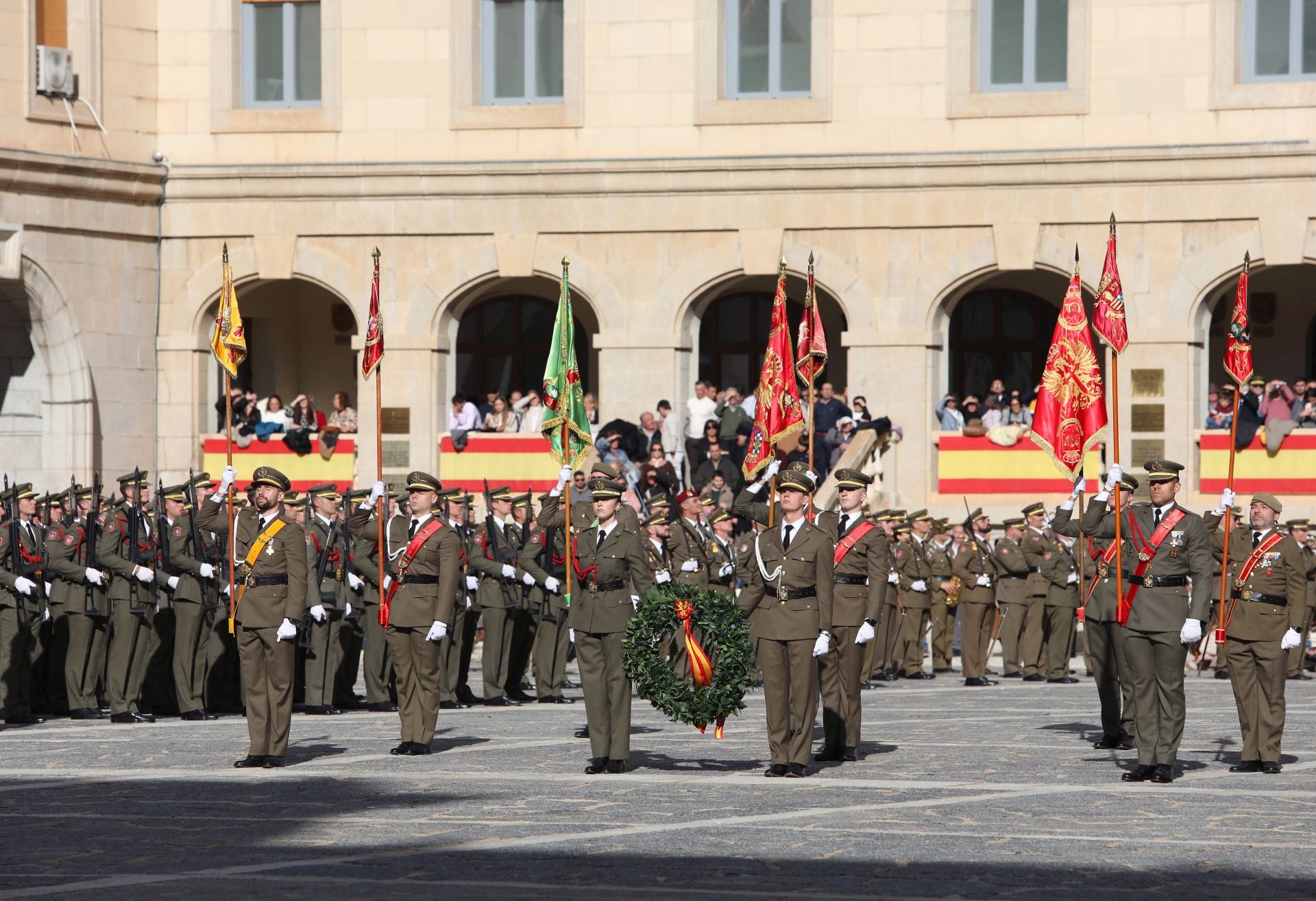 Las imágenes del acto y desfile de la Inmaculada en la Academia de Infantería de Toledo