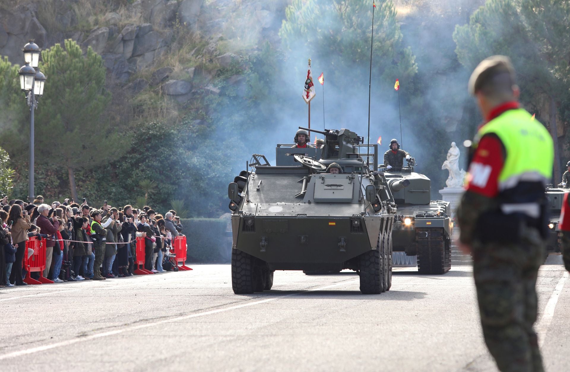 Las imágenes del acto y desfile de la Inmaculada en la Academia de Infantería de Toledo
