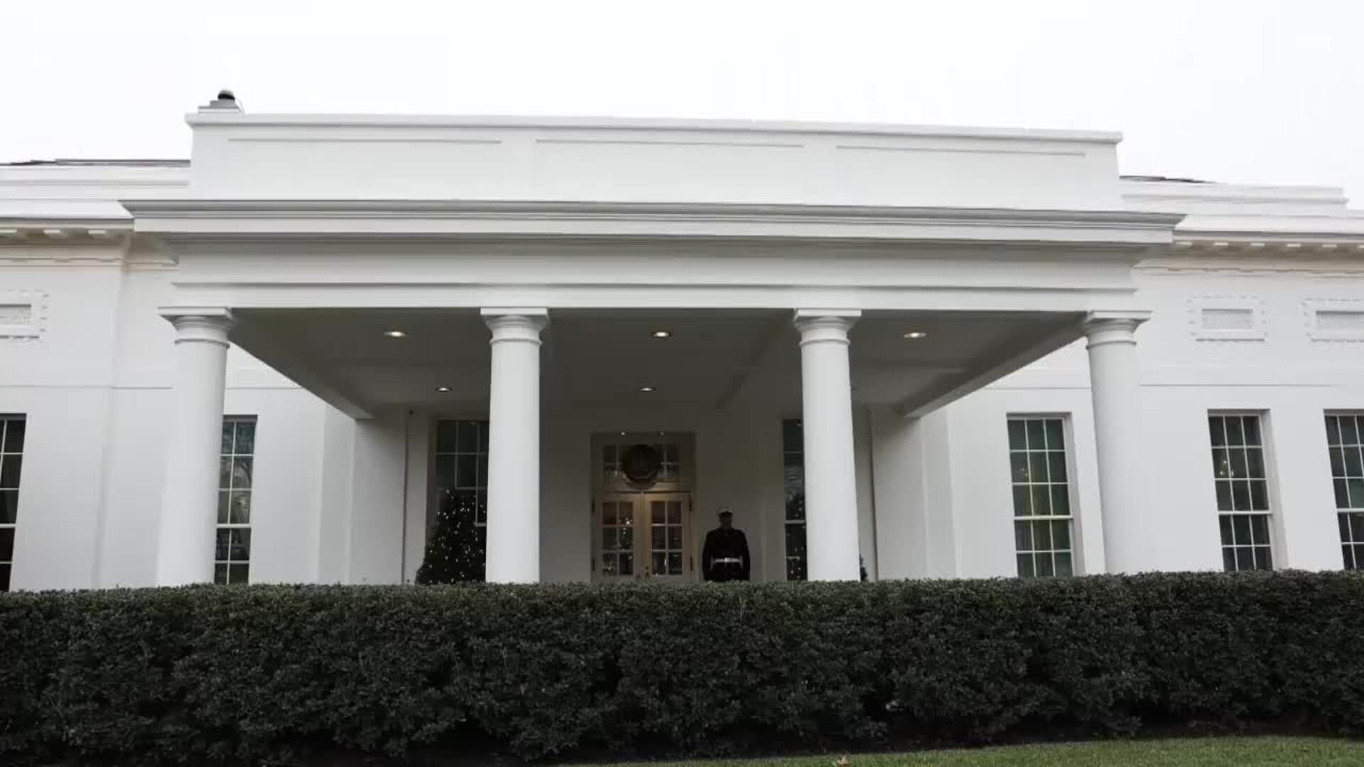 Recursos generales de la Casa Blanca adornada de Navidad