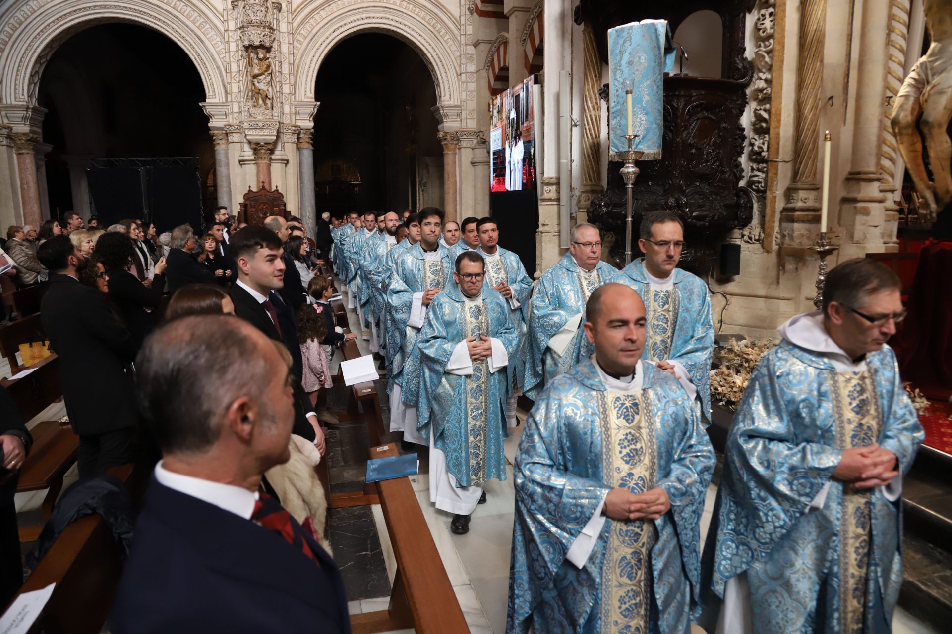 El nombramiento de cinco nuevos diáconos en la Catedral de Córdoba, en imágenes