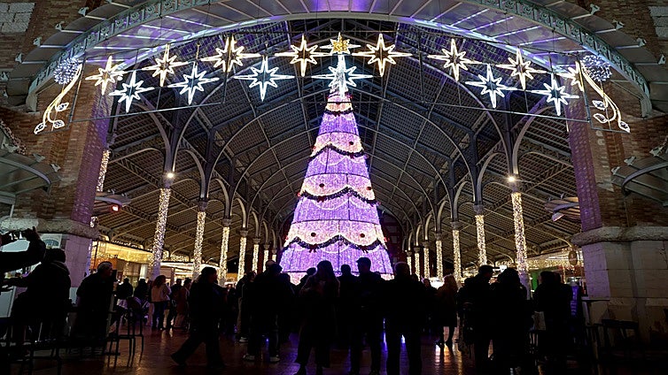 Qué está abierto hoy 8 de diciembre en Valencia: horario de los centros comerciales y supermercados