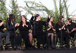 La vibrante  Zambomba Califal de la Casa de las Campanas, en imágenes