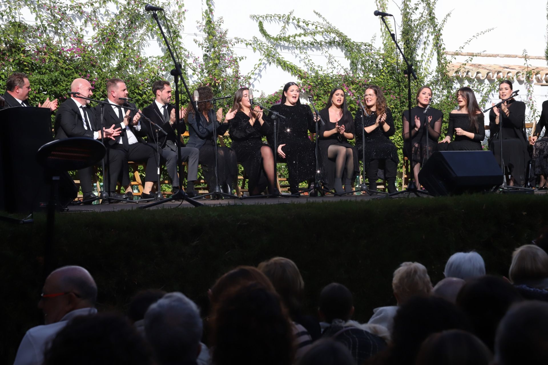 La vibrante Zambomba Califal de la Casa de las Campanas, en imágenes