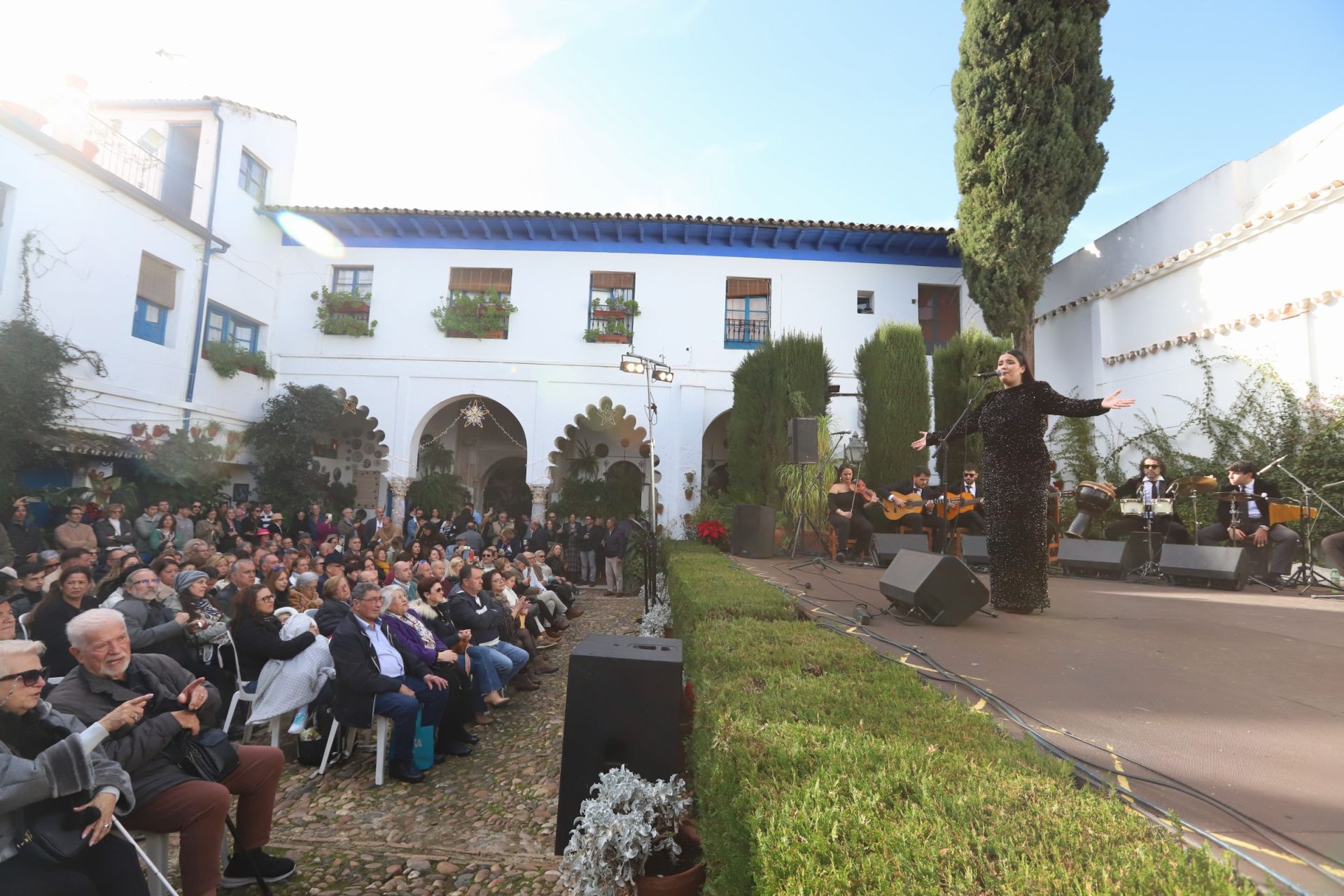 La vibrante Zambomba Califal de la Casa de las Campanas, en imágenes