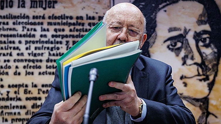 Tezanos defiende que el CIS da «siempre en el clavo» y lamenta que se realicen «críticas no científicas»