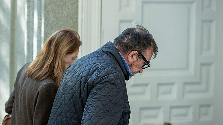 Koldo García recurre su entrada en prisión agarrándose al «fuerte arraigo familiar»: una hija de 7 años y una madre viuda de 86