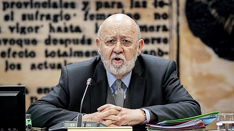 Tezanos defiende que el CIS da «siempre en el clavo» y lamenta que se realicen «críticas no científicas»