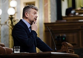 El PSOE da alas a la ley que impone las lenguas cooficiales como criterio en la contratación pública