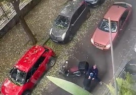 Brutal discusión en Córdoba: un conductor patea a otro en una pelea en plena calle en Ciudad Jardín