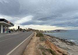 El abuelo del niño asesinado en Garrucha pide incinerar su cuerpo y se persona en la causa contra su hija