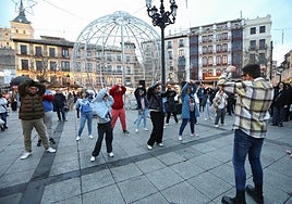 Baile en Zocodover y pasacalles por Toledo para hacer visible la diversidad