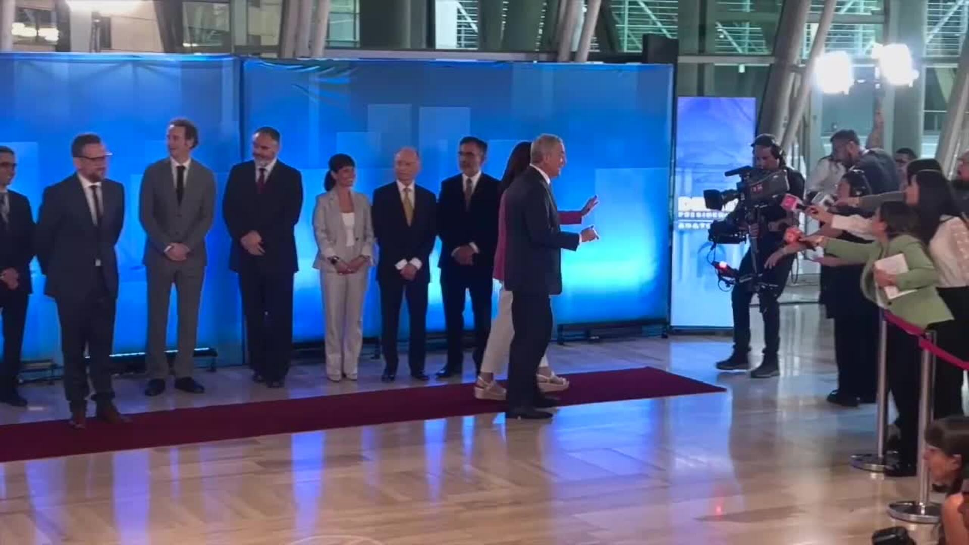 Jara y Kast se enfrentan en el último debate previo a la segunda vuelta en Chile