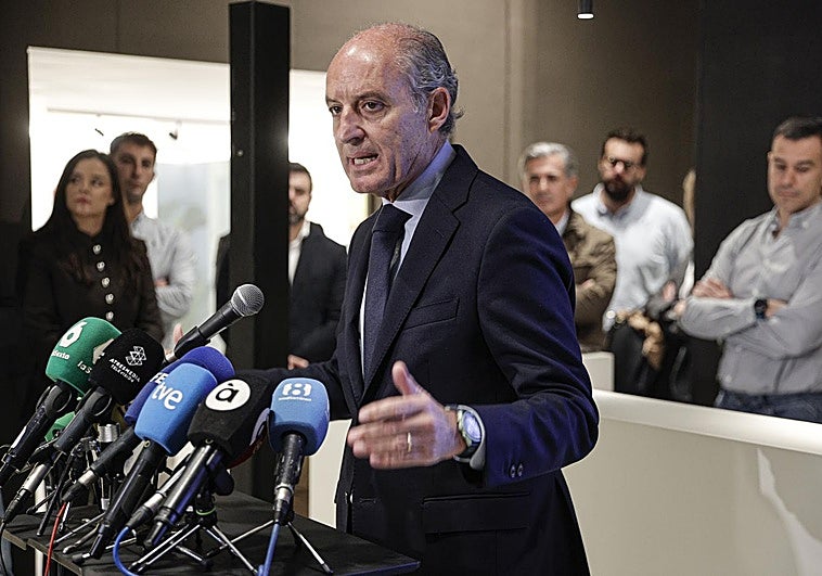 Camps va al choque con Llorca y defiende que su idea de obtener mayoría absoluta «es realista»