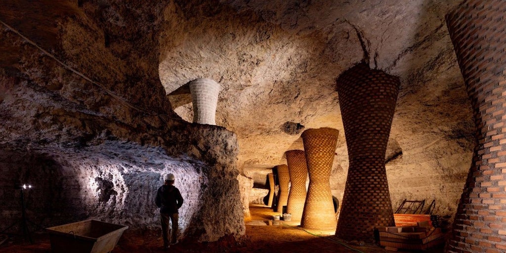 La Escuela de Arquitectura de Toledo, premiada en la Bienal por la consolidación de las cuevas arenero de Tomelloso