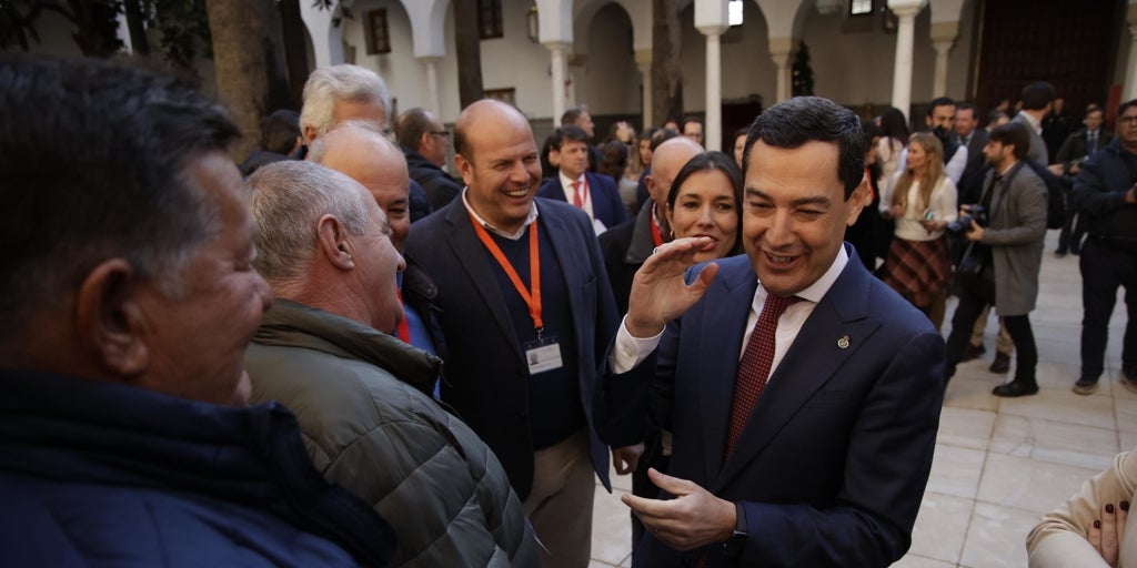 Andalucía aprueba hoy su presupuesto récord y presume de estabilidad frente a Pedro Sánchez