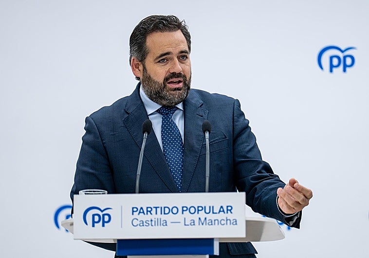 Núñez vaticina que el «hundimiento generalizado del PSOE» arrastrará a Page en Castilla-La Mancha en 2027