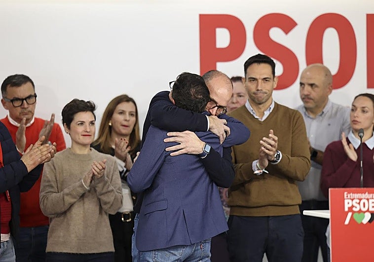 Fiesta en Vox y Podemos, resignación en el PP y funeral con amenaza de batalla campal interna en el PSOE tras las elecciones en Extremadura