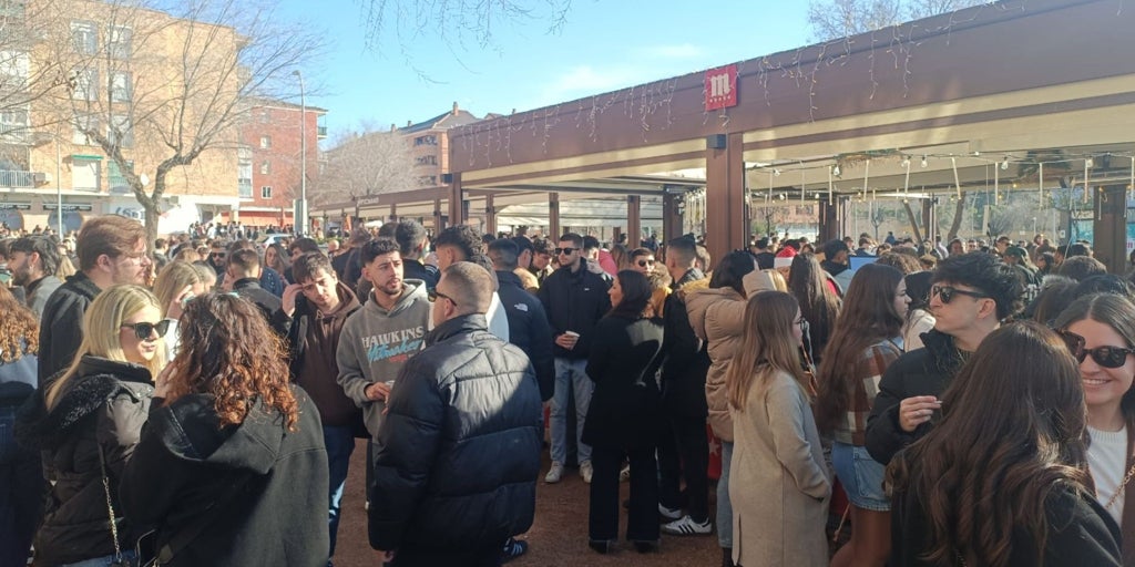 El tiempo acompaña y la ciudad de Toledo celebra sus tradicionales migas de Nochebuena: «Hasta que el cuerpo aguante, que luego a ver quién cena»