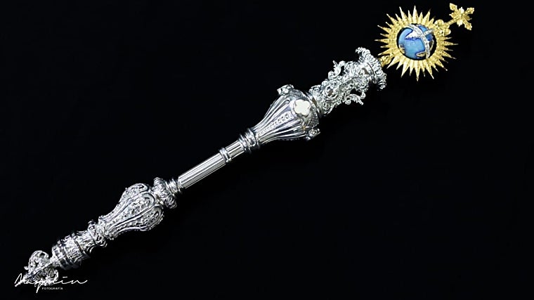 Estes são os novos atributos da Virgen del Rocío.