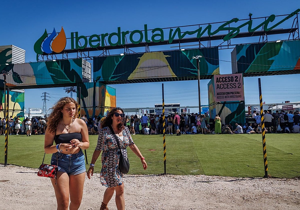 Asistentes a la edición de 2024 de Mad Cool, celebrada en el espacio Iberdrola Music de Villaverde