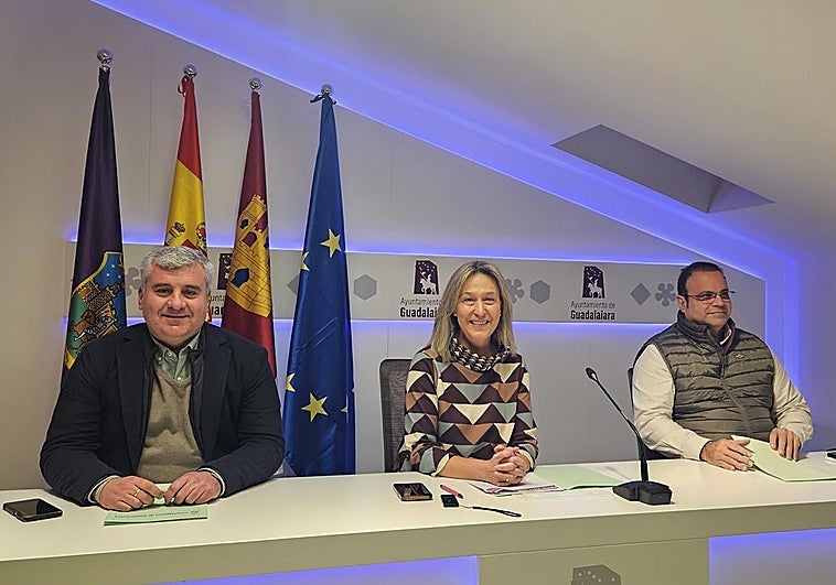 El Ayuntamiento de Guadalajara presenta un presupuesto de 103 millones para 2026 con un «gran impulso» en servicios públicos