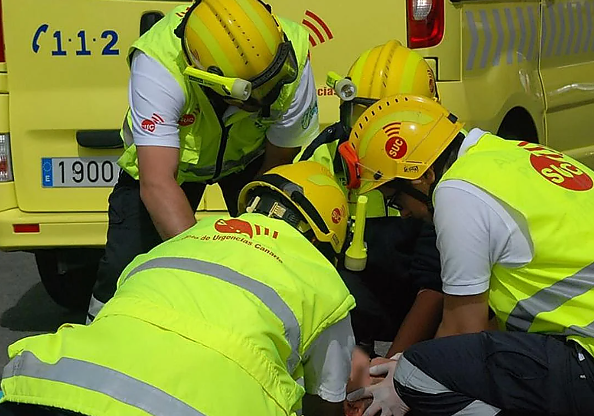 Imagen del personal del SUC durante una reanimación