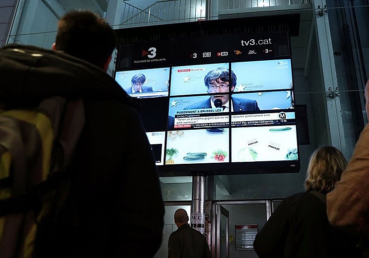 TV3 incumplió su libro de estilo cuando entrevistó a Puigdemont
