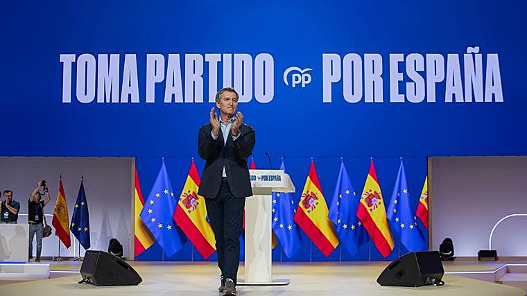 21st National Congress of the People's Party. Alberto Núñez Feijóo is re-elected president.