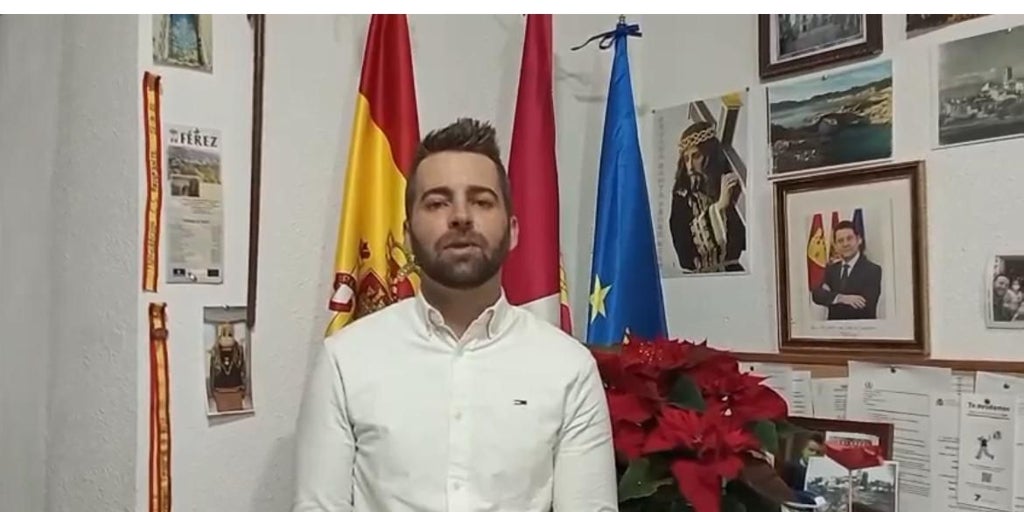 El alcalde de Férez (Albacete), sobre la 'rave': «Han venido en vehículos caros, están tranquilos por ahora y se dejan ver por el pueblo»