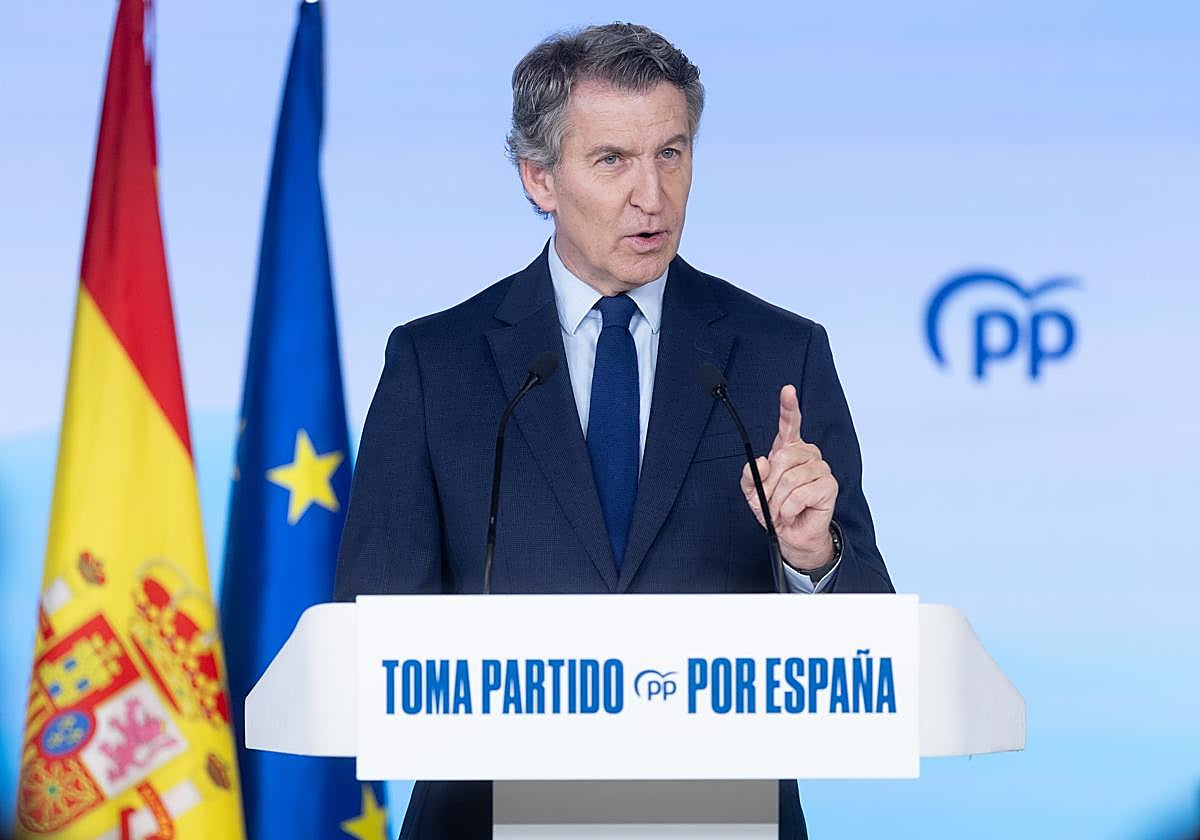 El presidente del Partido Popular, Alberto Núñez Feijóo, durante una comparecencia ante los medios de comunicación, en la sede nacional del Partido Popular