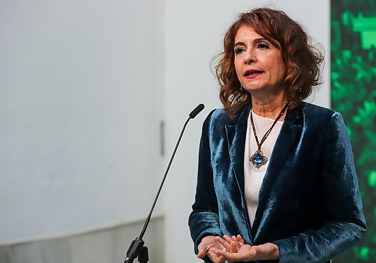 Una cuenta atrás electoral marcada por la estabilidad y la moderación del PP frente a la debacle del PSOE