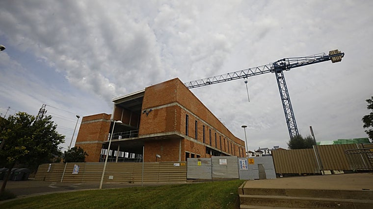 Construção de um centro médico na zona de Naranjo