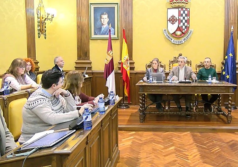 El alcalde de Valdepeñas (PSOE) anuncia que recurrirá la resolución del Gobierno de Sánchez que deja al municipio sin fondos europeos Edil