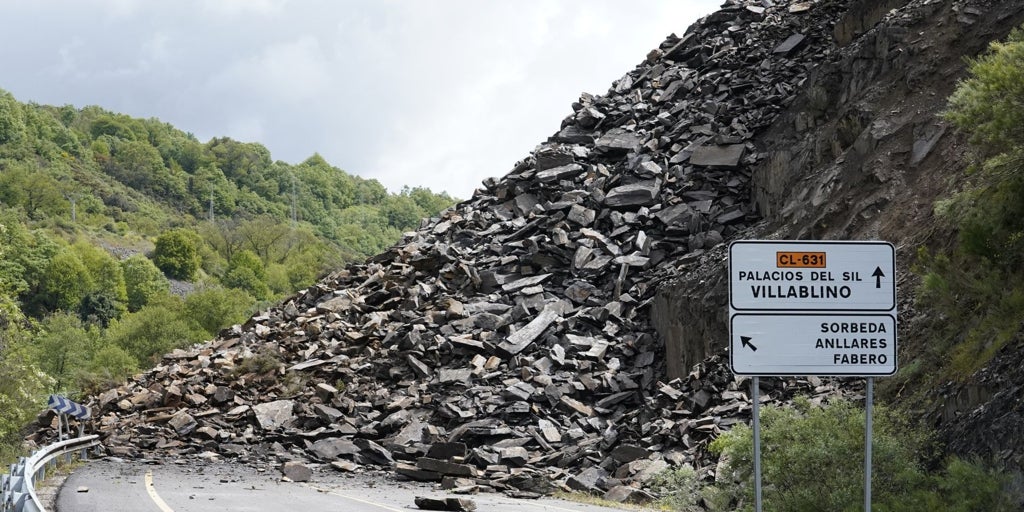 Un nuevo desprendimiento a la altura de Páramo del Sil (León) vuelve a dejar cortada la CL-631