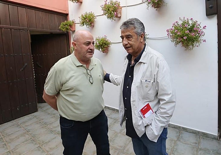 El hijo del alcalde de Hinojosa se sentará en el banquillo por la compra de votos del PSOE tras fracasar un acuerdo en la audiencia preliminar