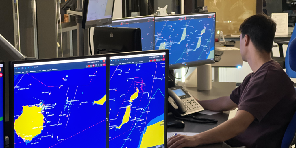 Rescatados 133 inmigrantes, entre ellos dos fallecidos, en aguas de Canarias