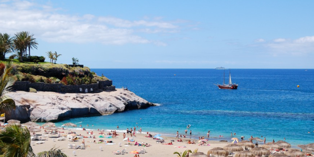 Muere un bañista de 70 años rescatado en una playa de Tenerife