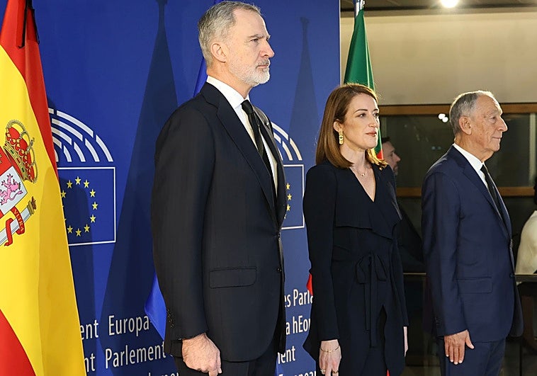 Felipe VI sostiene en la Eurocámara que la UE «no puede aceptar planteamientos geopolíticos de otra época»