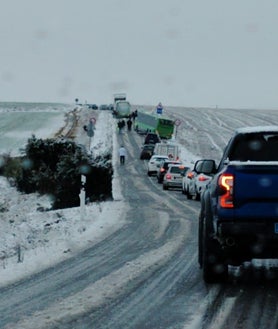 Imagem Secundária 2 – Filas no Entroncamento de Moncloa e Incidentes de Trânsito