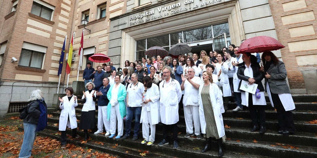 Trabajadores del Hospital Virgen del Valle de Toledo recogen 8.000 firmas contra el traslado del centro