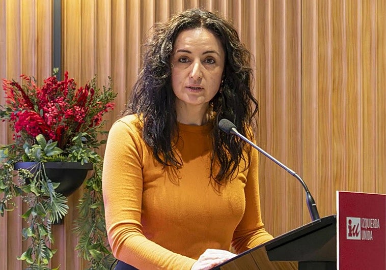 Quién es Marta Abengochea, la candidata de IU -Sumar para las elecciones en Aragón: a qué se dedicaba antes de la política y qué estudios tiene