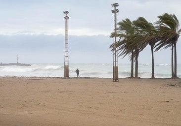 La Aemet activa aviso naranja por viento y fenómenos costeros en Almería y Granada