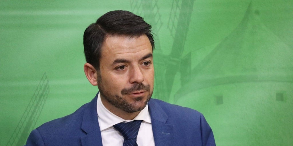 Vox pregunta al Sescam cuántos inmigrantes ilegales han conseguido la tarjeta sanitaria