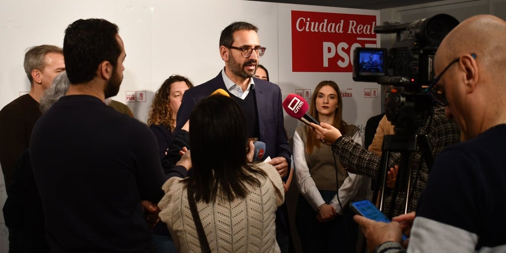 Gutiérrez reta a los alcaldes del PP a bajar a la mitad los impuestos ligados a la vivienda