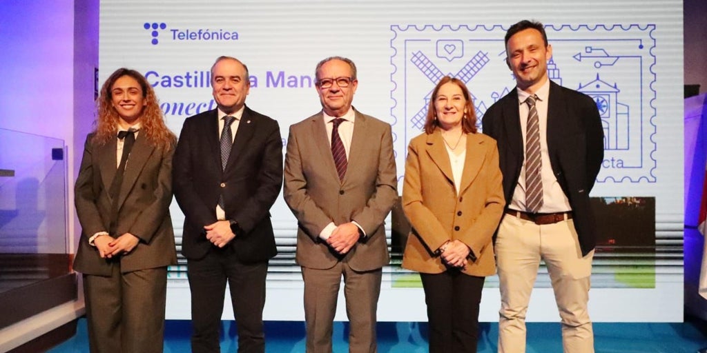 La Junta garantizará la cobertura al 100% de la población vía satélite, 5G y fibra óptica este año