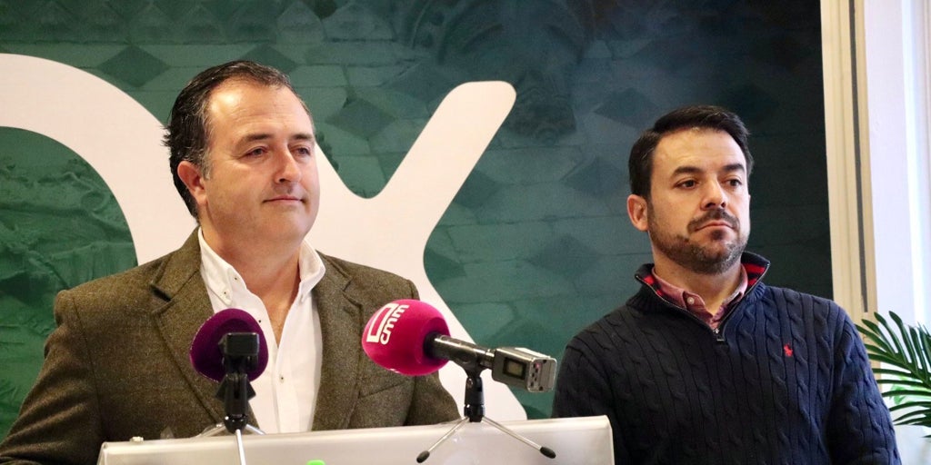 Vox busca recuperar el límite de mandatos del presidente regional tras frenar el aumento de diputados