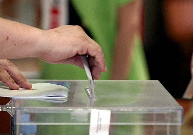 Horario elecciones Aragón: a qué hora abren los colegios electorales y hasta cuándo se puede votar