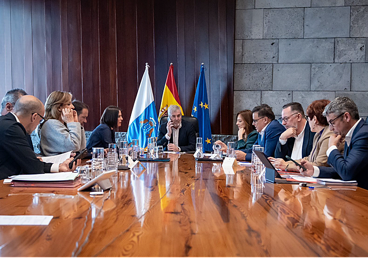 Clavijo reclama al PSOE el apoyo al 'Decreto Canarias': «Tienen el documento y los votos»
